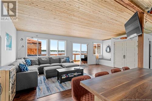 494 Cocagne Sud, Cocagne, NB - Indoor Photo Showing Living Room