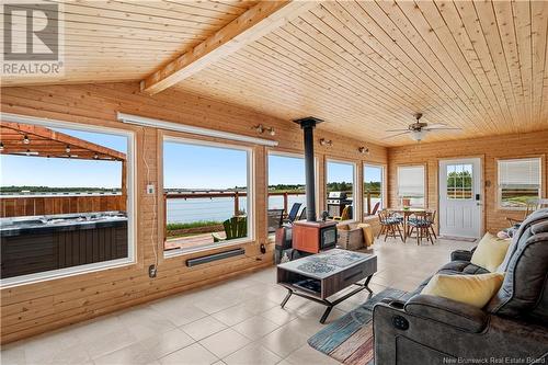 494 Cocagne Sud, Cocagne, NB - Indoor Photo Showing Living Room