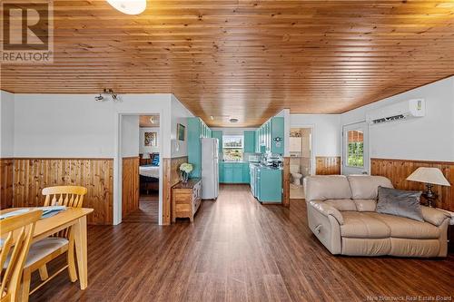 494 Cocagne Sud, Cocagne, NB - Indoor Photo Showing Living Room