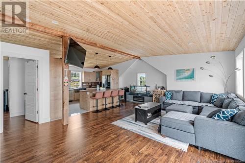 494 Cocagne Sud, Cocagne, NB - Indoor Photo Showing Living Room