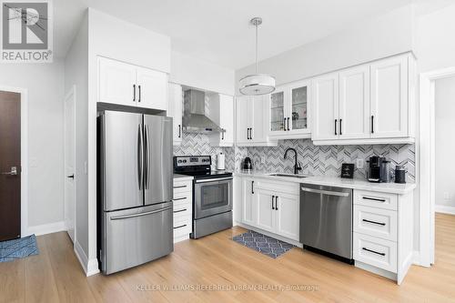 Ph6 - 95 North Park Road, Vaughan, ON - Indoor Photo Showing Kitchen With Upgraded Kitchen