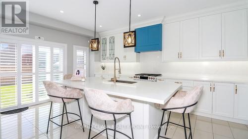 967 Barton Way, Innisfil, ON - Indoor Photo Showing Kitchen With Upgraded Kitchen