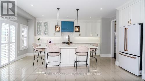 967 Barton Way, Innisfil, ON - Indoor Photo Showing Kitchen With Upgraded Kitchen