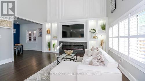 967 Barton Way, Innisfil, ON - Indoor Photo Showing Living Room With Fireplace