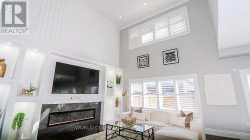 967 Barton Way, Innisfil, ON - Indoor Photo Showing Living Room With Fireplace