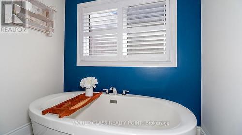 967 Barton Way, Innisfil, ON - Indoor Photo Showing Bathroom