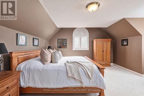 17 Trails End, Collingwood, ON - Indoor Photo Showing Bedroom