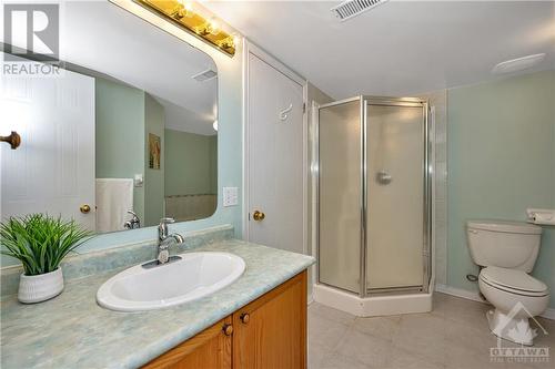 1701 Blohm Drive Unit#14, Ottawa, ON - Indoor Photo Showing Bathroom