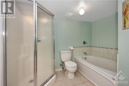 14 - 1701 Blohm Drive, Ottawa, ON - Indoor Photo Showing Bathroom