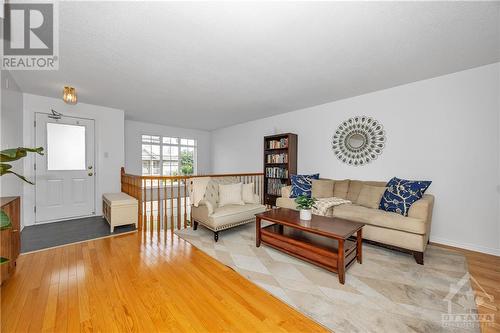 1701 Blohm Drive Unit#14, Ottawa, ON - Indoor Photo Showing Living Room