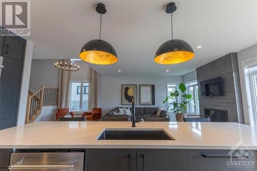 25 Angel Heights, Ottawa, ON - Indoor Photo Showing Kitchen