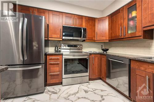 62 Clarkson Crescent, Kanata, ON - Indoor Photo Showing Kitchen