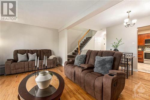 62 Clarkson Crescent, Kanata, ON - Indoor Photo Showing Living Room