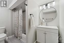 Stylishly updated full bath - 