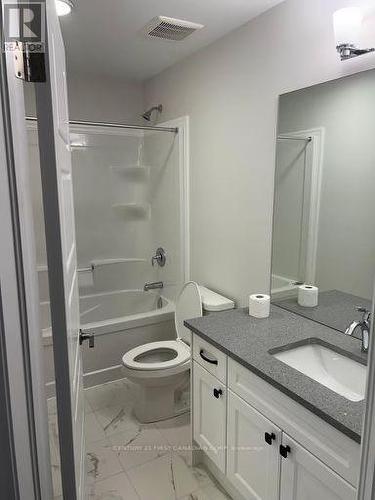 113 Marconi Court, London, ON - Indoor Photo Showing Bathroom