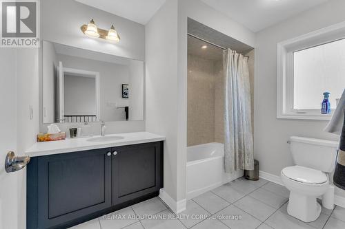 3298 Charles Fay Pass, Oakville, ON - Indoor Photo Showing Bathroom