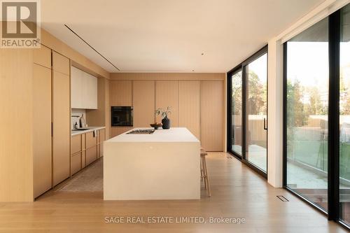 38 Ravensbourne Crescent, Toronto, ON - Indoor Photo Showing Kitchen