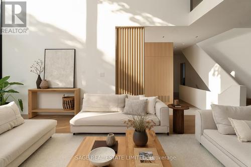 38 Ravensbourne Crescent, Toronto, ON - Indoor Photo Showing Living Room