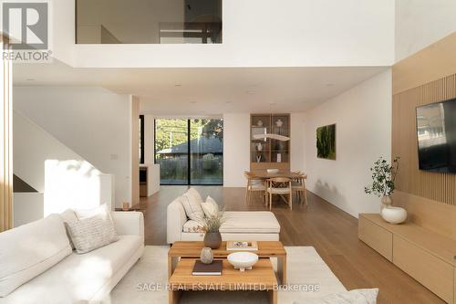 38 Ravensbourne Crescent, Toronto, ON - Indoor Photo Showing Living Room