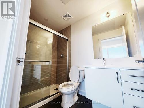 910 - 3200 William Coltson Avenue, Oakville, ON - Indoor Photo Showing Bathroom