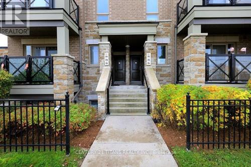 720 - 60 Dunsheath Way, Markham, ON - Outdoor With Facade