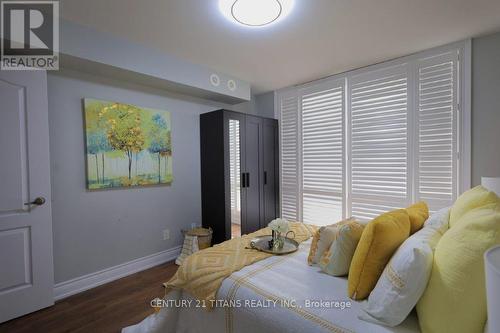 720 - 60 Dunsheath Way, Markham, ON - Indoor Photo Showing Bedroom