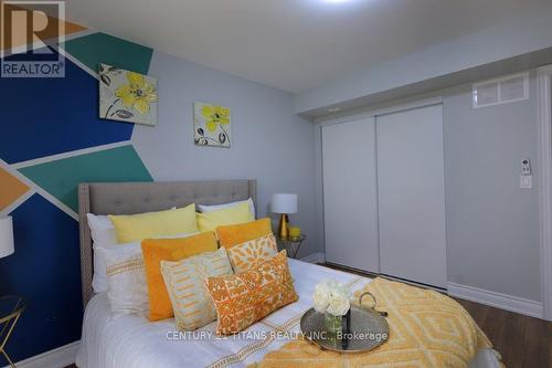 720 - 60 Dunsheath Way, Markham, ON - Indoor Photo Showing Bedroom