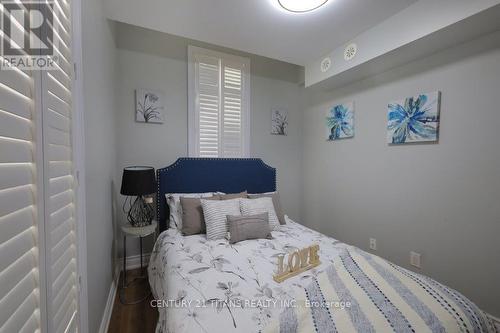 720 - 60 Dunsheath Way, Markham, ON - Indoor Photo Showing Bedroom