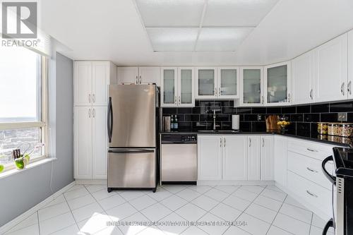 1512 - 20 Cherrytree Drive, Brampton, ON - Indoor Photo Showing Kitchen