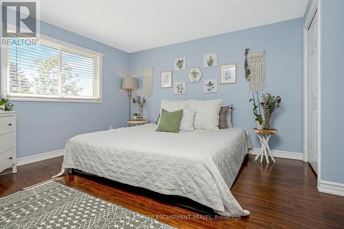 264 Mcdonald Boulevard, Halton Hills, ON - Indoor Photo Showing Bedroom