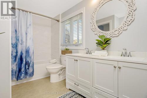 264 Mcdonald Boulevard, Halton Hills, ON - Indoor Photo Showing Bathroom