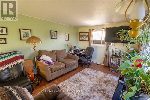 14494 County Road 18 Road, South Stormont, ON - Indoor Photo Showing Living Room