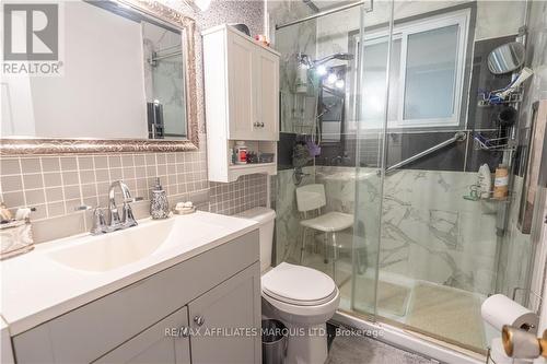 14494 County Road 18 Road, South Stormont, ON - Indoor Photo Showing Bathroom