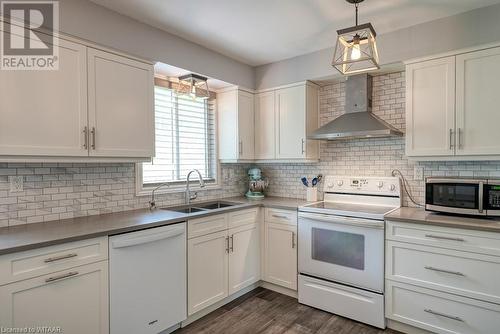 234 Park Row, Woodstock, ON - Indoor Photo Showing Kitchen With Double Sink