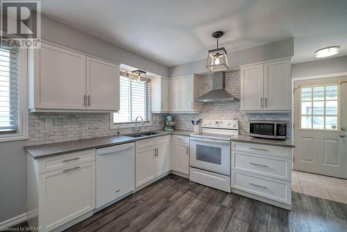 234 Park Row, Woodstock, ON - Indoor Photo Showing Kitchen With Double Sink