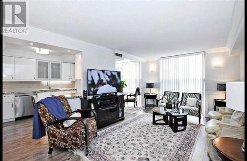 609 - 20 Harding Boulevard, Richmond Hill, ON - Indoor Photo Showing Living Room