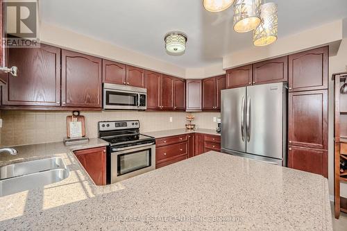 47 Vanhorne Close, Brampton, ON - Indoor Photo Showing Kitchen With Stainless Steel Kitchen With Double Sink