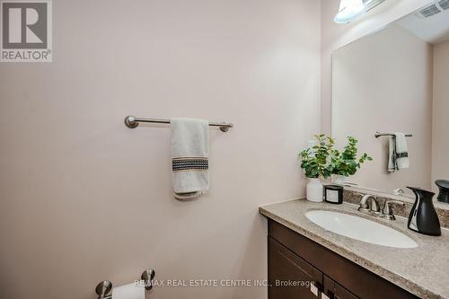 47 Vanhorne Close, Brampton, ON - Indoor Photo Showing Bathroom