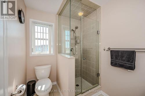 47 Vanhorne Close, Brampton, ON - Indoor Photo Showing Bathroom