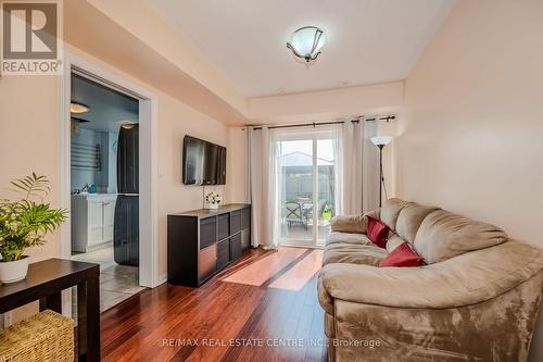 47 Vanhorne Close, Brampton, ON - Indoor Photo Showing Living Room