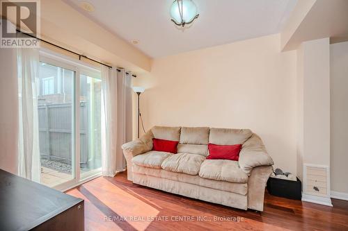 47 Vanhorne Close, Brampton, ON - Indoor Photo Showing Living Room