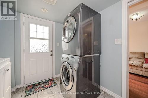 47 Vanhorne Close, Brampton, ON - Indoor Photo Showing Laundry Room