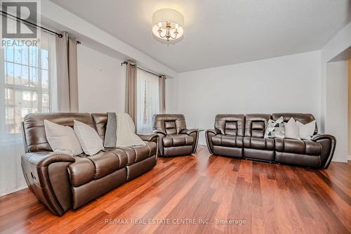 47 Vanhorne Close, Brampton, ON - Indoor Photo Showing Living Room