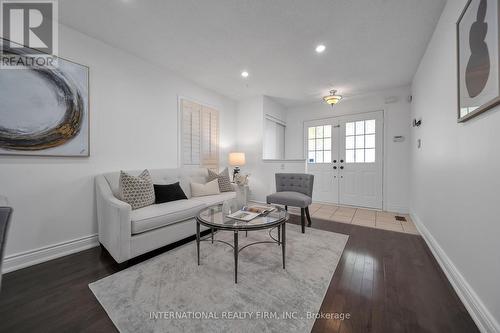 113 Fairhill Avenue, Brampton, ON - Indoor Photo Showing Living Room