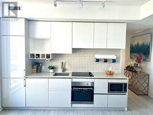 4602 - 5 Buttermill Avenue, Vaughan, ON - Indoor Photo Showing Kitchen