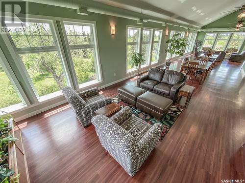 408 912 Otterloo Street, Indian Head, SK - Indoor Photo Showing Living Room