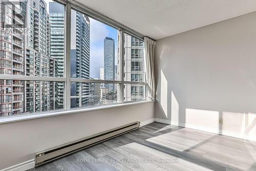 1307 - 717 Bay Street, Toronto, ON - Indoor Photo Showing Other Room