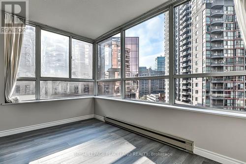 1307 - 717 Bay Street, Toronto, ON - Indoor Photo Showing Other Room