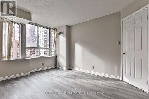 1307 - 717 Bay Street, Toronto, ON - Indoor Photo Showing Other Room