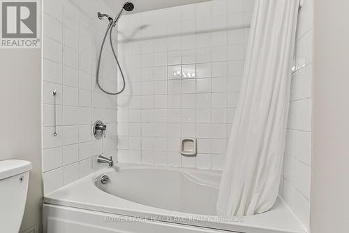 1307 - 717 Bay Street, Toronto, ON - Indoor Photo Showing Bathroom